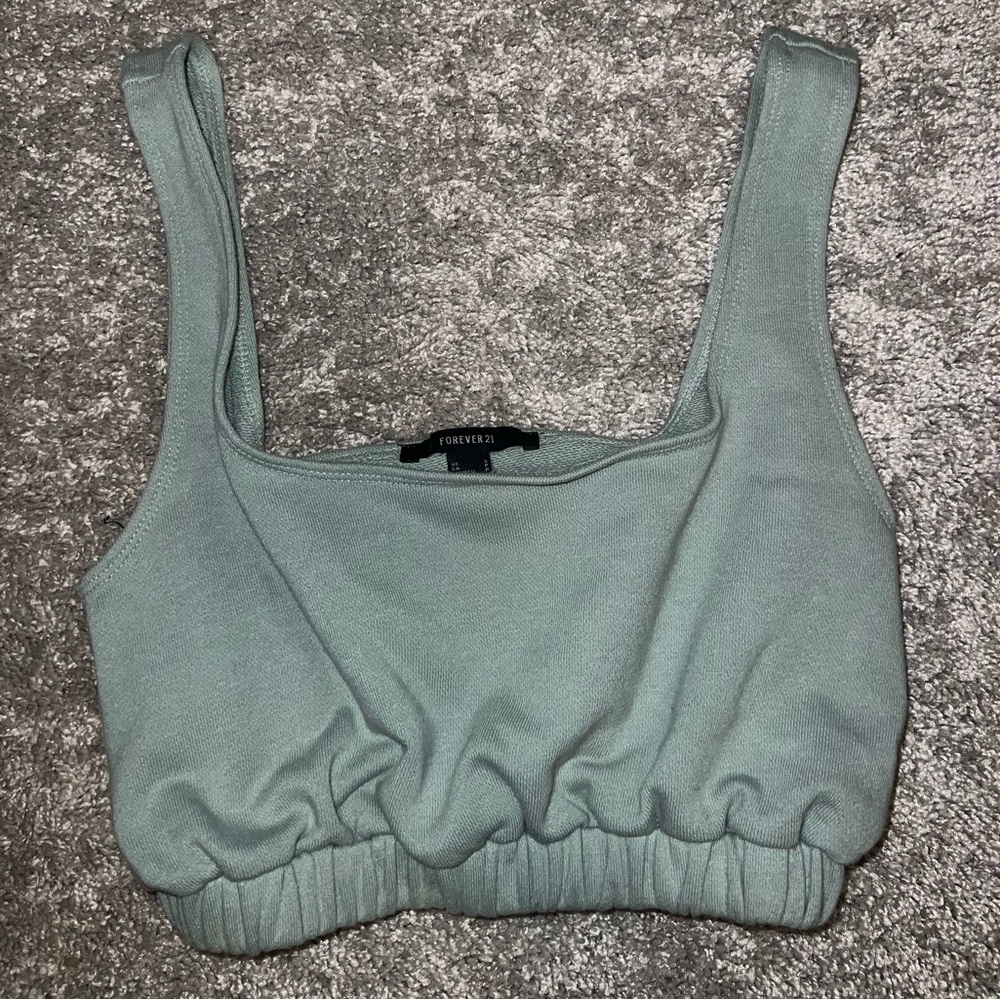 Crop top